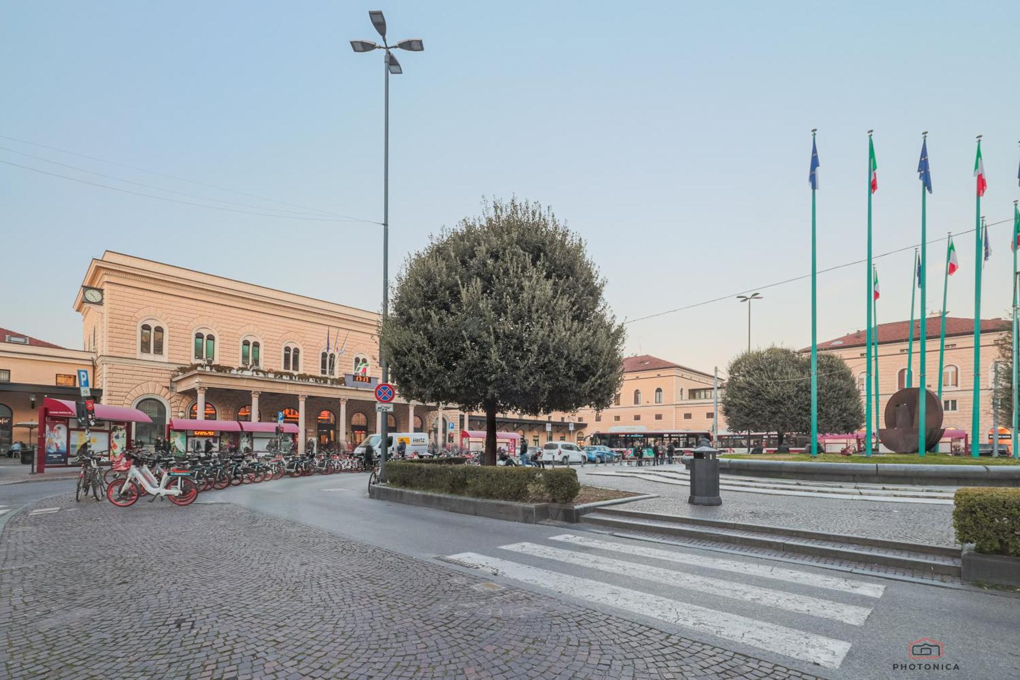 Front Station Apartment - Stazione Centrale Di Болоня Екстериор снимка